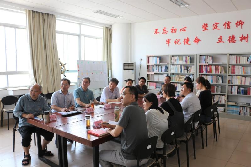 學(xué)校黨委書記畢叢福到思政部調(diào)研...